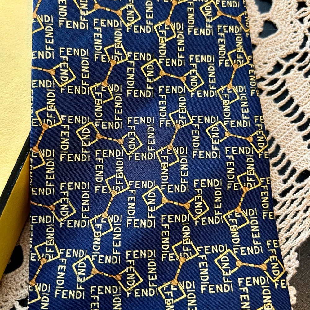 Fendi Elegant Navy and Gold Patterned Tie with box - Picture 2 of 8